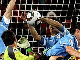 Suarez handball